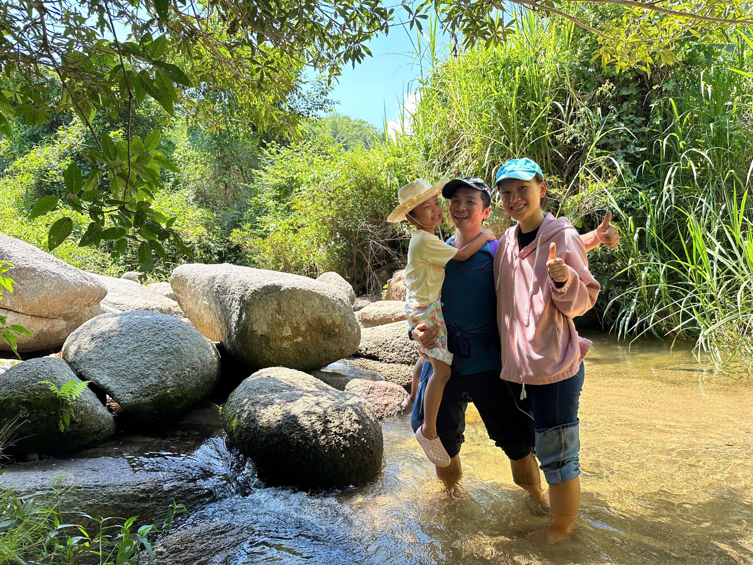 làng nhỏ hồ láng nhớt